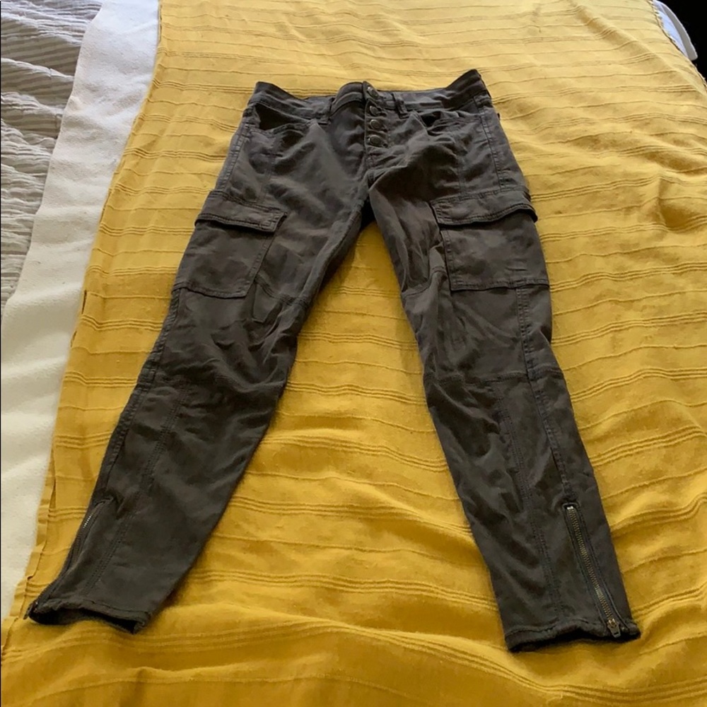 American Eagle zippered pocket jeans